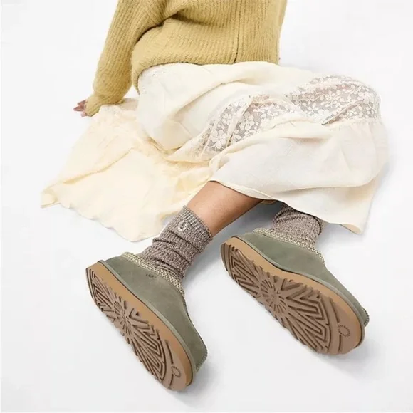 NWT Ugg Tasman Slippers - Picture 2 of 6